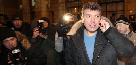 Zveřejnění odposlechů opozičního vůdce Borise Němcova má vnést rozkol do řad kritiků Kremlu.