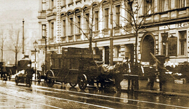 Berlínský Charlottenburg v roce 1911.  Právě tady sídlila firma drogisty Scharmacha, jenž o Vánocích před sto lety nepřímo zabil 71 lidí, vesměs berlínských bezdomovců.