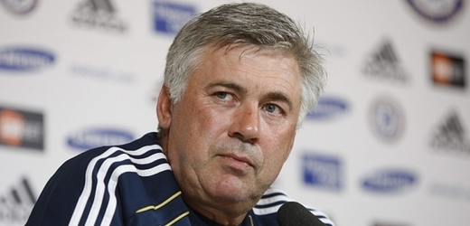 Trenér Carlo Ancelotti.