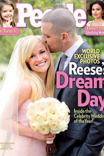 Oscarová herečka Reese Witherspoonová se vdala 28. března. Jejím druhým manželem se stal hollywoodský umělecký agent Jim Toth. Pár, který se zasnoubil loni v prosinci, si řekl své ano v kalifornském letovisku Ojai.