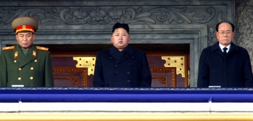 Nový korejský vůdce Kim Čong-un (uprostřed).