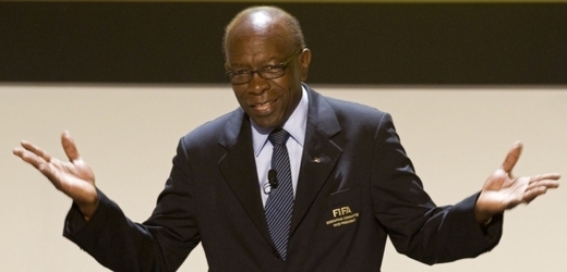 Jack Warner prý za podporu šéfa FIFA Seppa Blattera získával výhodně televizní práva.