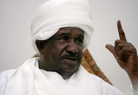 Šéf pozorovatelů Súdánec Muhammad Ahmad Mustafá Dabí.