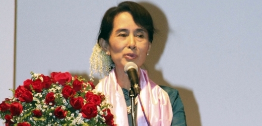 Laureátka Nobelovy ceny za mír Do Aun Schan Su Ťij.