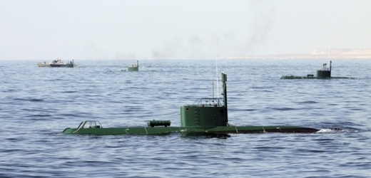 Írán couvl ze svých hrozeb uzavřít Hormuzský průliv.