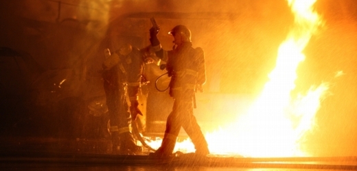 V galvanovně v Postřelmově na Šumpersku začalo v neděli ráno hořet (ilustrační foto).