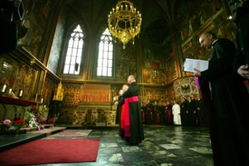 Vládu čeká také dokončení dlouhé debaty o církevních restitucích (ilustrační foto).