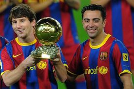 Lionel Messi a Xavi, útočná esa Barcelony.