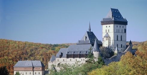 O hrad Karlštejn je stále zájem. 