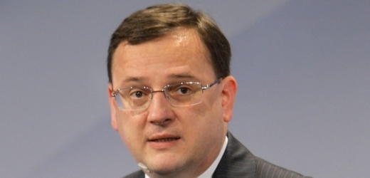Premiér Petr Nečas vystoupil proti dani z finančních transakcí.