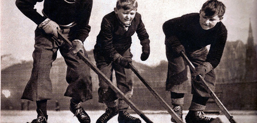 Český hokej v lednu 1912 značně trpěl. Marně se čekalo na zamrzlá kluziště a řeky, jak tomu bývalo jiné roky.