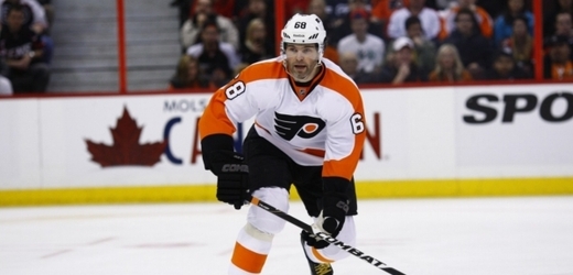Jaromír Jágr se vrátil na led po zranění třísla, jeho Flyers ale prohráli s Ottawou.