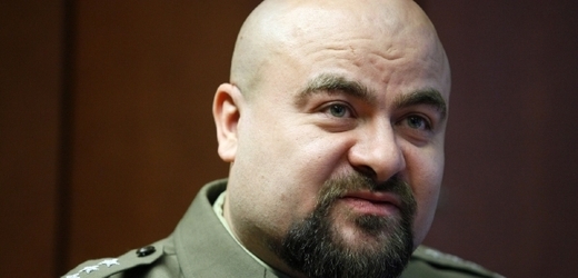Mikolaj Przybyl se postřelil při tiskové konferenci. Snaží se prý hájit čest kolegů.