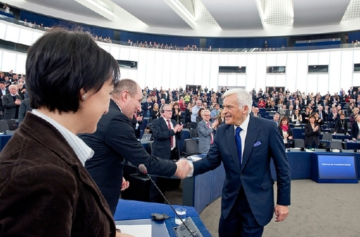 Jerzy 
Buzek se loučí s předsednickou funkcí.