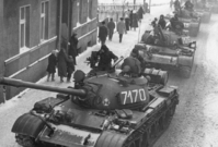 Polské tanky v ulicích. Nebýt jich, přijely by ruské, hájí se Jaruzelského zastánci.