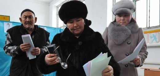 OBSE, která do země vysílá volební pozorovatele, hlasování v Kazachstánu zatím ještě nikdy nezhodnotila jako svobodné a spravedlivé. 