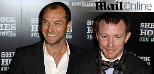 Zleva Jude Law a Guy Ritchie.