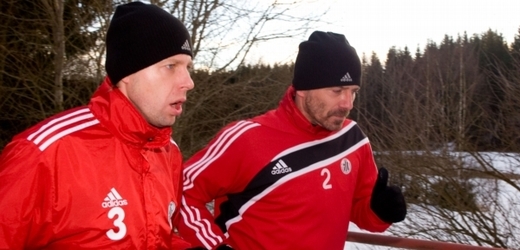 David Horejš (vlevo) sice ještě naskočil do zimní přípravy Budějovic, do jarních ligových bojů už však v dresu Dynama nezasáhne.