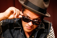 Nejstahovanější písní byl loni Bruno Mars.