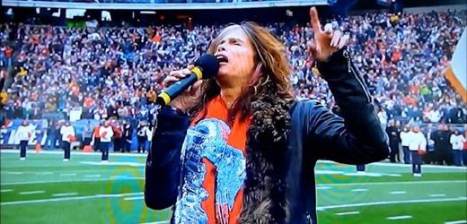 Americká hymna v podání Stevena Tylera ze skupiny Aerosmith. 