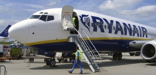 Raynairu se daří i přes propad cestujících v letecké dopravě. 