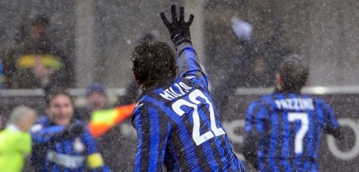 Diego Milito dal čtyři góly, na výhru Interu Milán to stejně nestačilo.
