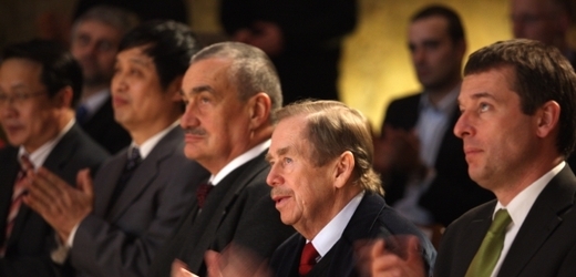 Jeden svět má velkou prestiž mezi obhájci lidských práv. V roce 2009 se jej zúčastnili mj. Karel Schwarzenberg, Václav Havel a Šimon Pánek.