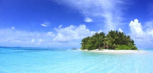 Tropický ostrov (ilustrační foto).