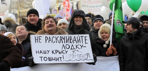 Desítky tisíc Rusů demonstrovaly proti režimu Vladimira Putina.