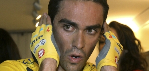 Španělský cyklista Alberto Contador den po dvouletém trestu za doping a odebrání titulů z Tour de France i Gira d'Italia hovořil o nespravedlnosti.