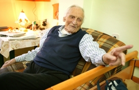 S obtěžováním a urážkami se prý setkává i personál v domovech důchodců (ilustrační foto).