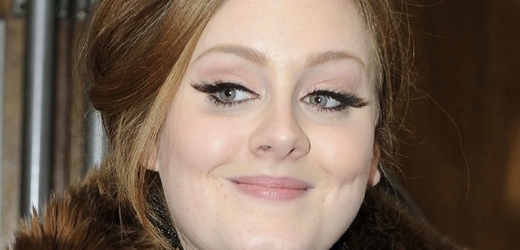 Adele je na své tělo pyšná.