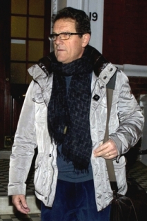 Fabio Capello na funkci trenéra anglické reprezentace rezignoval.