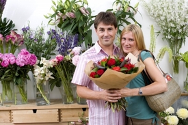 Prodejci květin tvrdí, že i kytice jsou rok od roku menší.