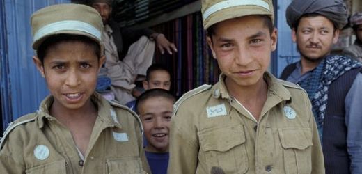 Afghánští chlapci (ilustrační foto).