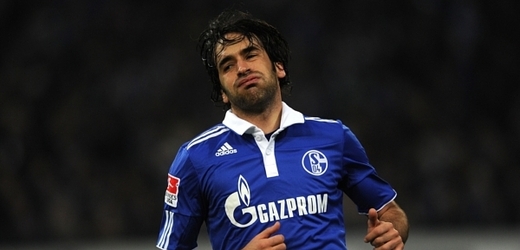 Hvězdný španělský útočník Raúl bude Schalke možná v zápase s Plzní chybět.