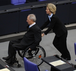 Zvažovaní prezidenští kandidáti Wolfgang Schäuble a Ursula von der Leyen.