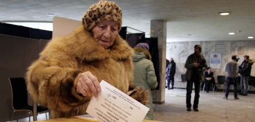 Lotyšští voliči drtivou většinou více než 78 procent hlasů odmítli v referendu přijetí ruštiny jako druhého oficiálního jazyka v zemi.