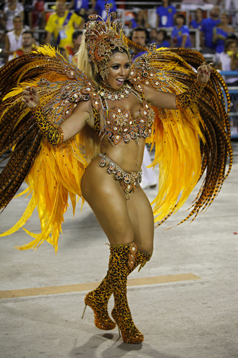 Mezi hosty karnevalu jsou letos například americká zpěvačka Jennifer Lopezová a zakladatel Playboye, magazínu pro pány, Hugh Hefner.
