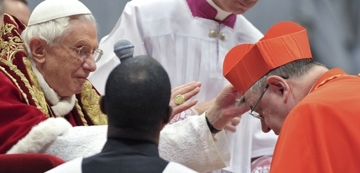 Kardinál Dominik Duka u papeže.