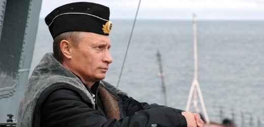 Putin atomu fandí. Na raketovém křižníku Petr Veliký (archivní foto).