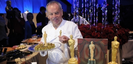 Wolfgang Puck připravuje jídla na Oscarech již 18 let.