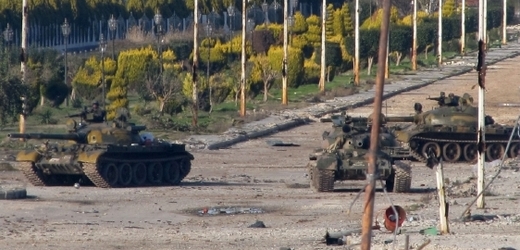 Tanky v Homsu (ilustrační foto).