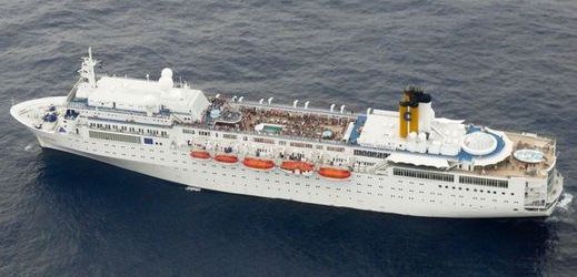 Poškozená loď má dorazit na Seychely ve čtvrtek ráno.
