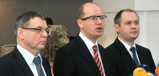 Vedení ČSSD vyzvalo Kolínského a Plachého k odchodu.