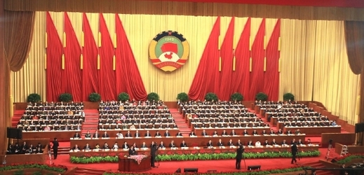Čínsští delegáti z celé země se sjeli zahajovací ceremoniál výročení schůze parlamentu.