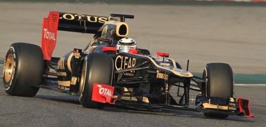 Kimi Räikkönen v kokpitu nového lotusu.