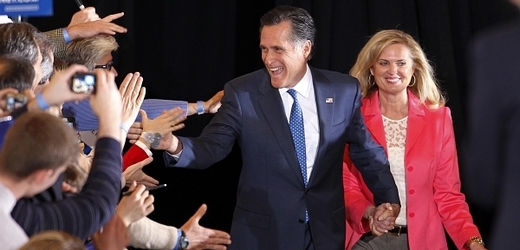 Mitt Romney vyhrál těsný souboj o Ohio.