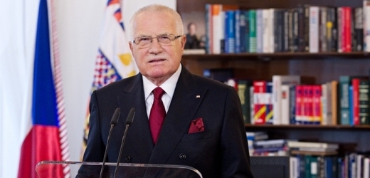 V každém případě je to ničivý prvek vůči politickému systému v České republice, řekl Václav Klaus.