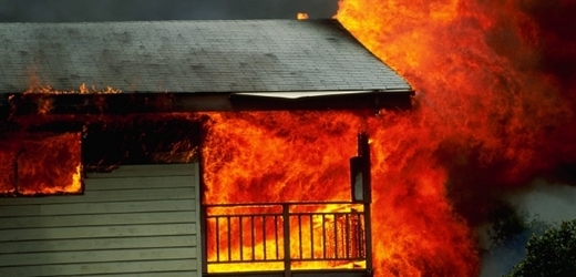 Při požáru zahradního domku zemřeli dva lidé (ilustrační foto).